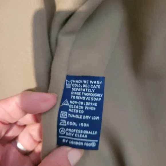 Womens London Fog Raincoat - Picture 2 of 5